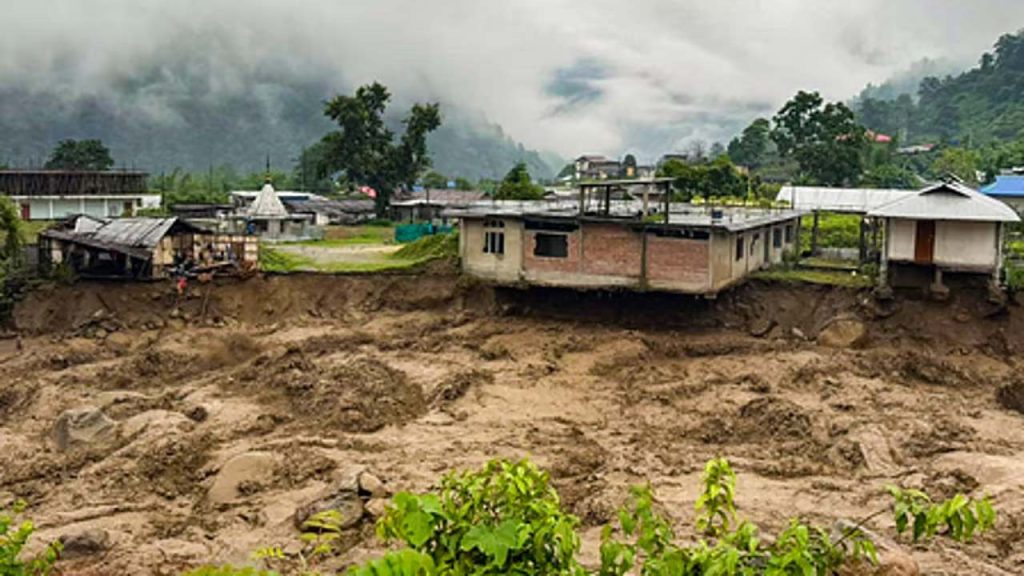 Arunachal Pradesh Flash Floods 5 Army Personnel Missing 4 Dead Landslide