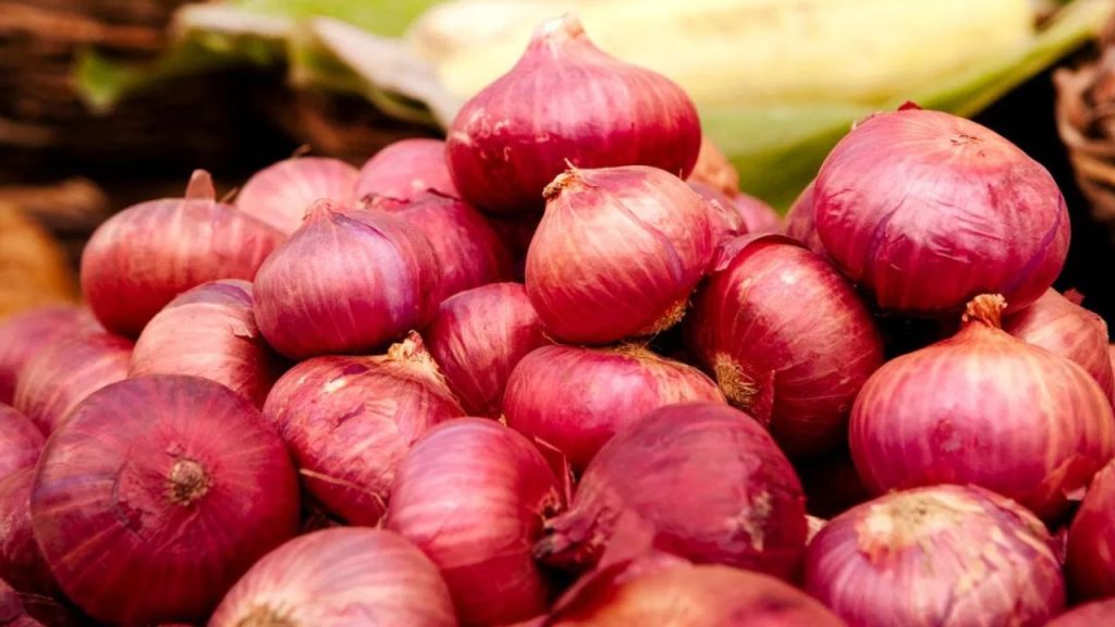Onion Price Hike Onion Rates Soar To Rs 70 Per Kg In Kakinada