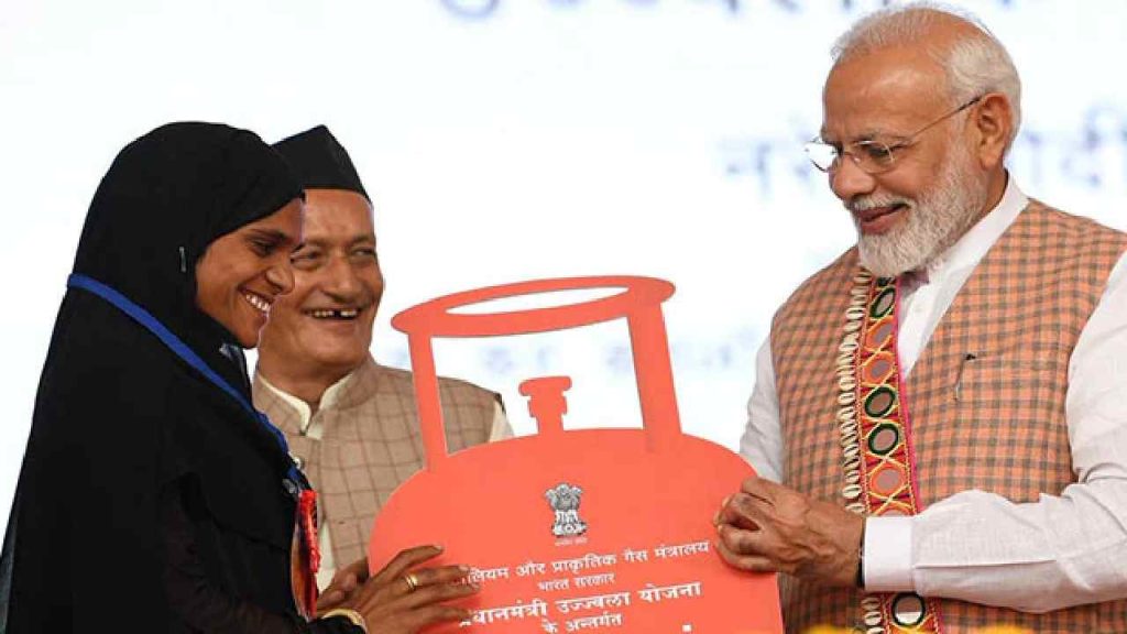 Iea Chief Fatih Birol Praises Ujjwala Scheme Women Pm Modi Election