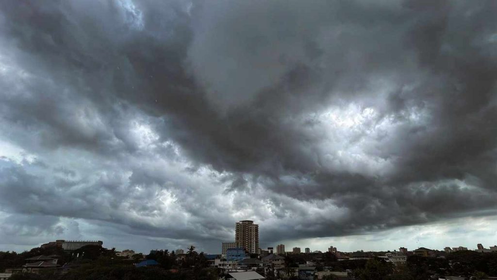 Andhra Pradesh Heavy Rain Alert North Andhra Low Pressure Bay Of Bengal