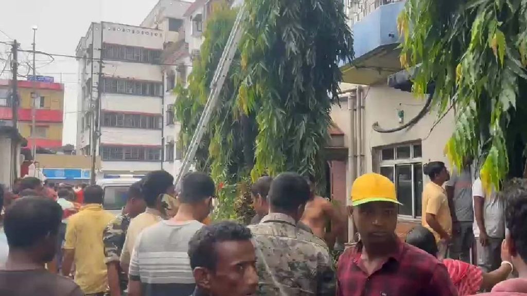 West Bengal Hotel Fire 7 Killed Several Injured In Birbhums Tarapith