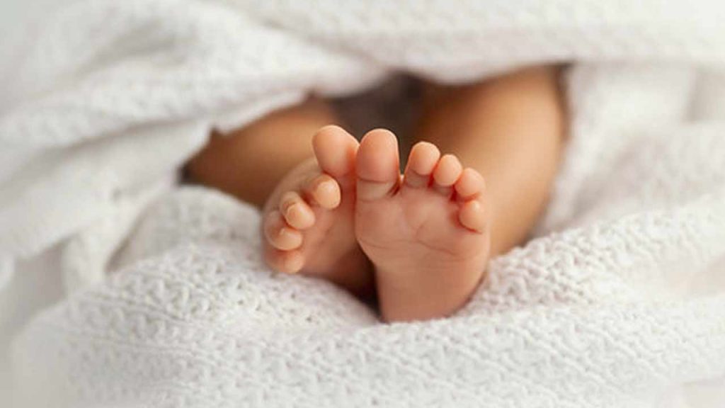 Lb Nagar Mother Kills 9 Month Old Baby In Lake