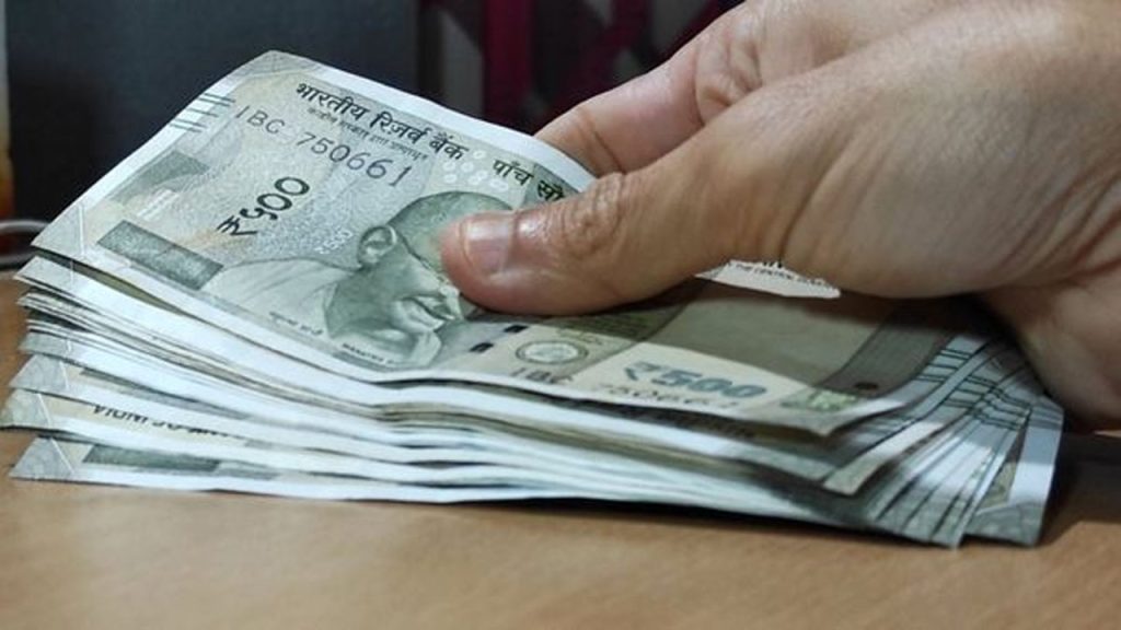 Cgst Superintendent Banothu Mangamma Arrested Cbi Bribe Case Vijayawada