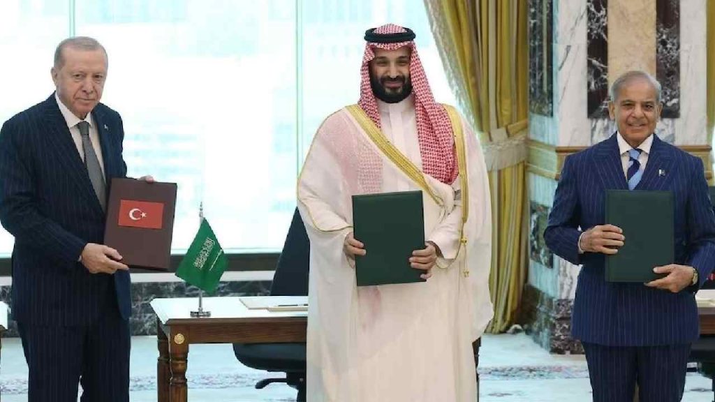 Pakistan Mecca Defence Pact Baghdad Pact 1965 1971 Lessons