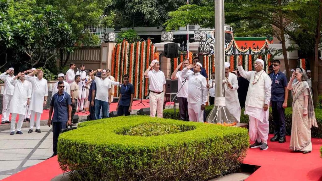 Kharge Vande Mataram Row Sonia Rahul Gandhi Complaint