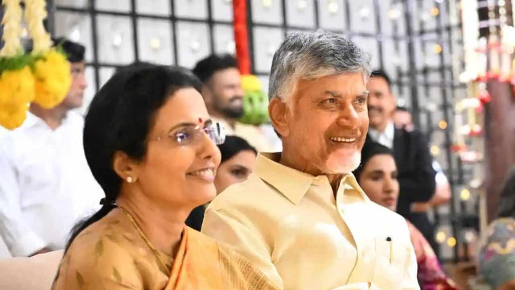 Chandrababu Naidu Begins Three Day Foreign Trip With Family