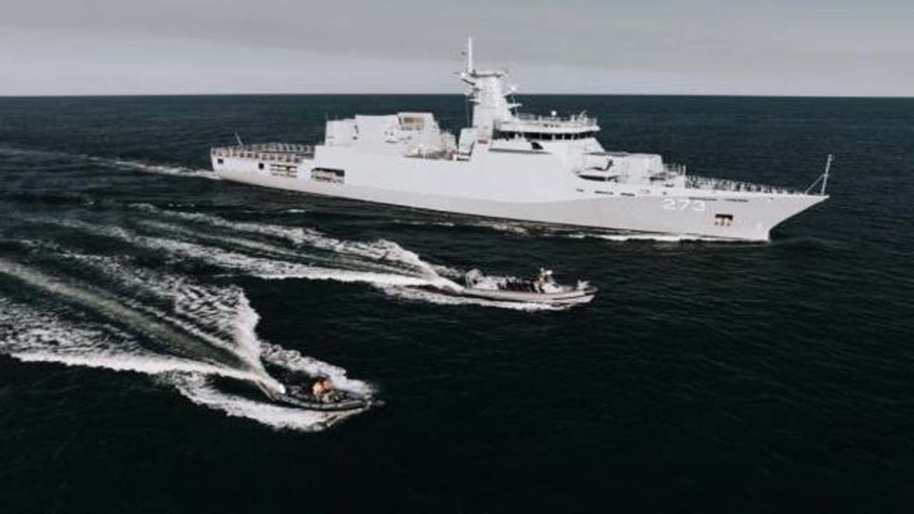 India Pakistan Naval Collision Ins Kolkata Pns Hunain