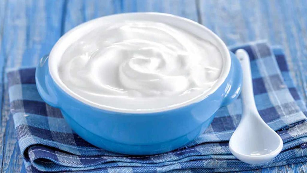 How Long Is Curd Safe In Fridge Signs Of Spoiled Yogurt