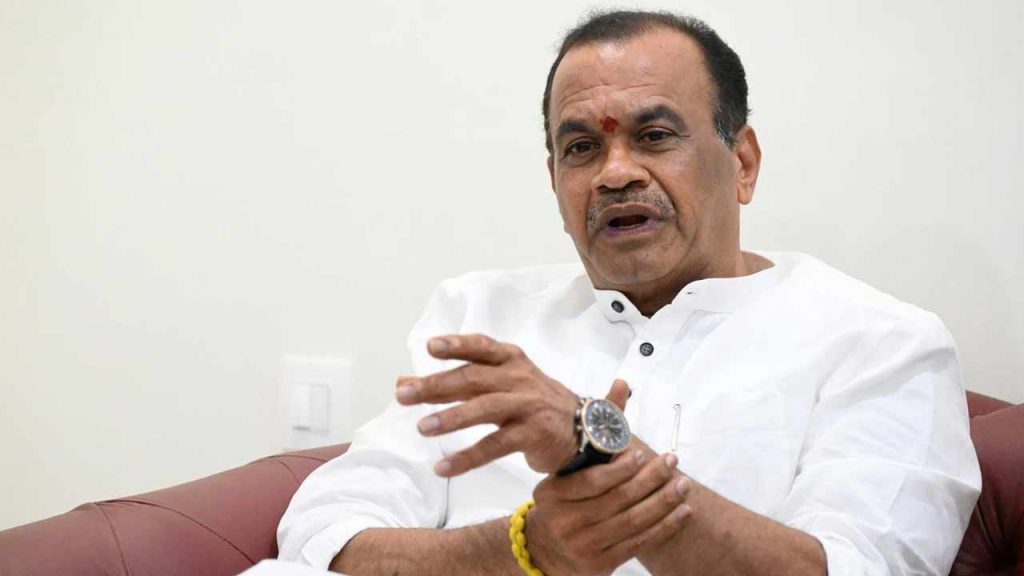 Komatireddy Venkat Reddy Ktr Devarakadra Remarks