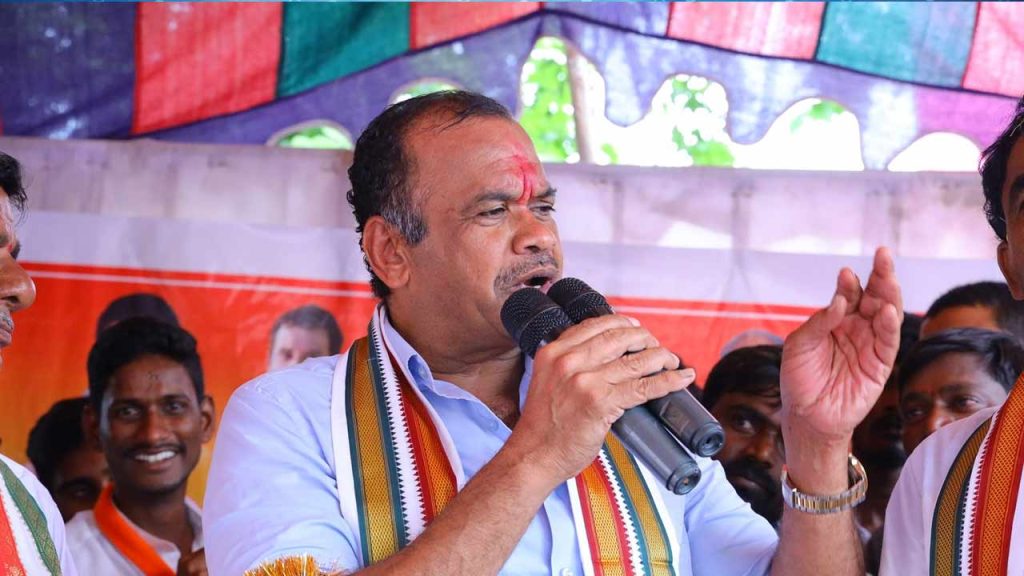 Komatireddy Venkat Reddy Ktr Kcr Farmhouse Assigned Lands Remarks