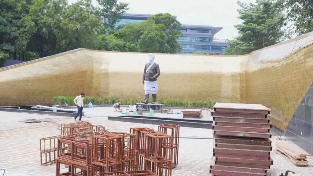 Manmohan Singh Statue Unveiled At Gachibowli Wipro Circle