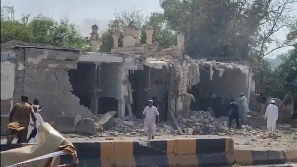 Pakistan Kohat Blast Explosives Vehicle Old Police Lines 15 Killed